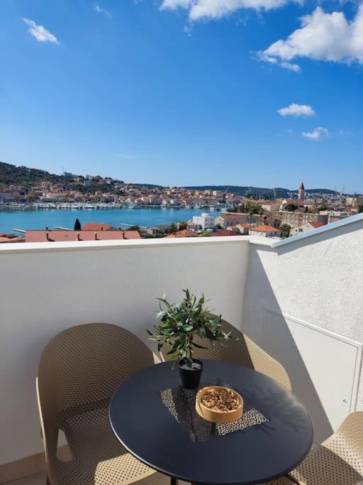 Bird View Apartment Carlissima Trogir Exterior photo